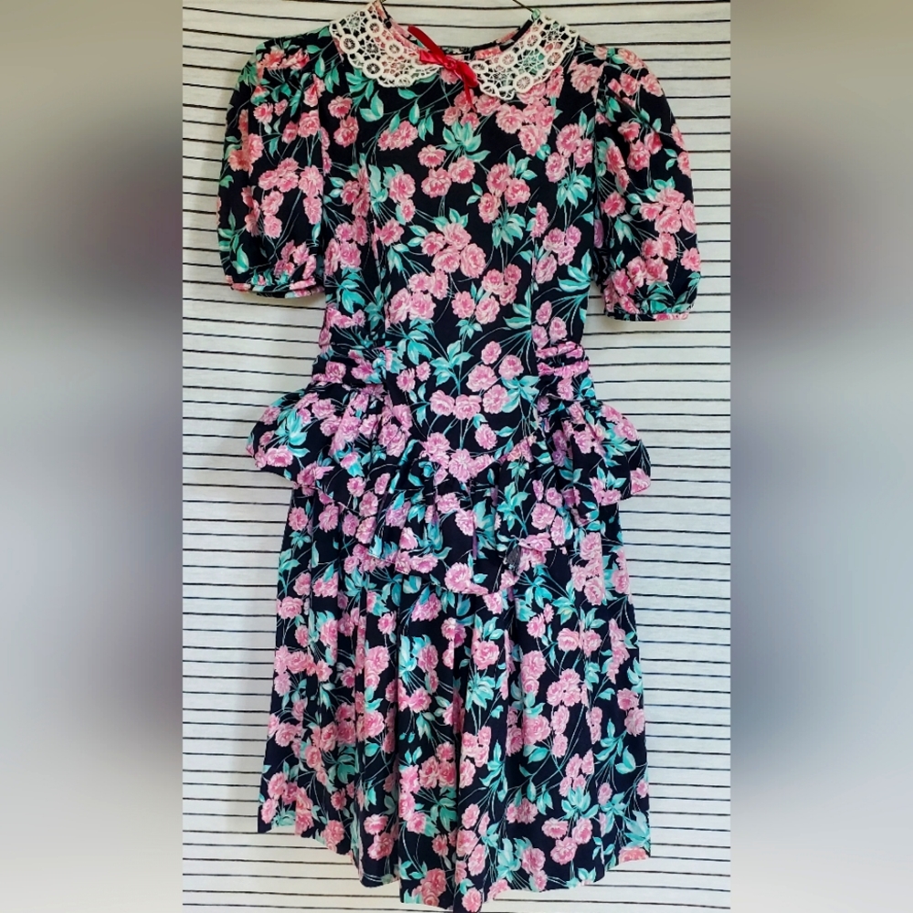 Vintage Girls Floral Dress Lace Collar Dorissa